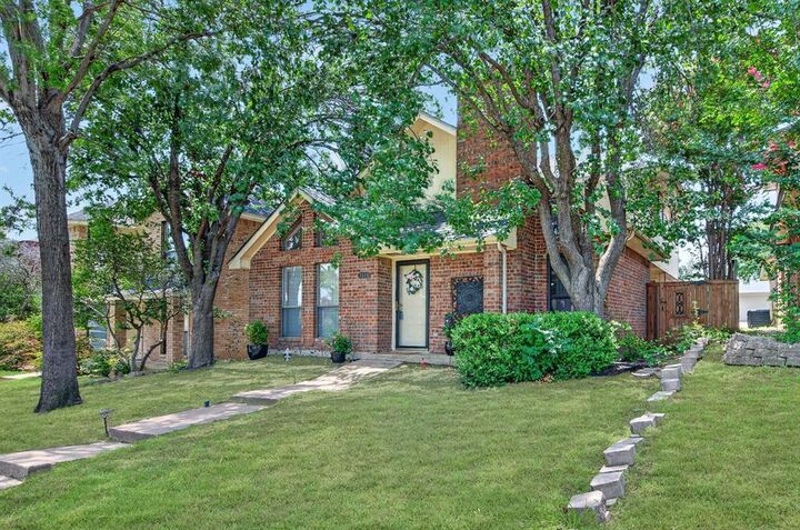 Property Photo: 1444 Homestead Lane TX 75007