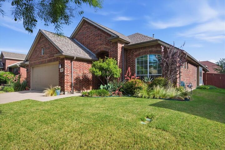 Property Photo:  617 Catalpa Road  TX 76131 
