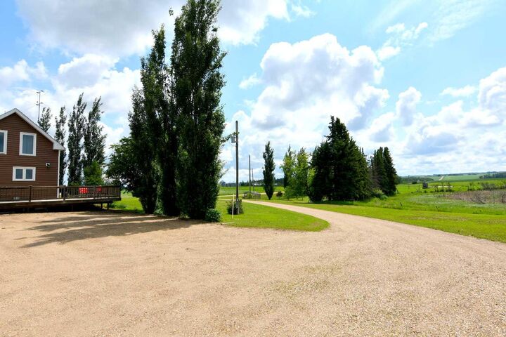 Property Photo:  Range Road 235 433062  AB T4J 1R1 