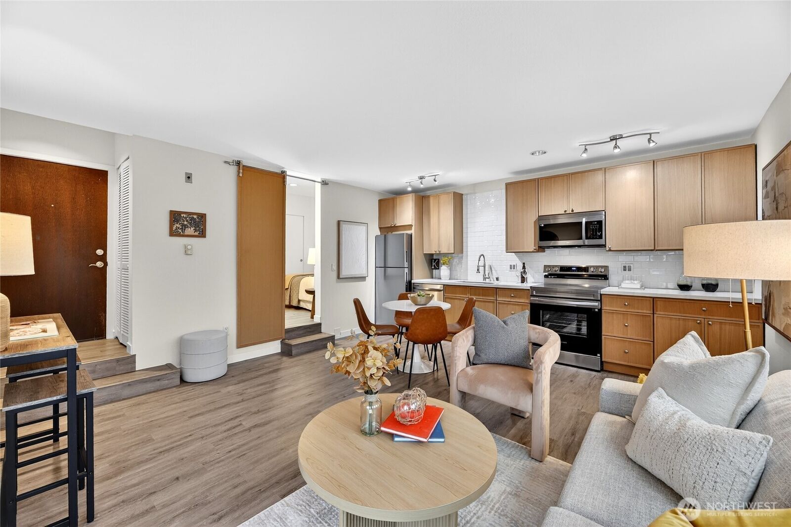 Property Photo: 6547 42nd Avenue SW 303 WA 98136