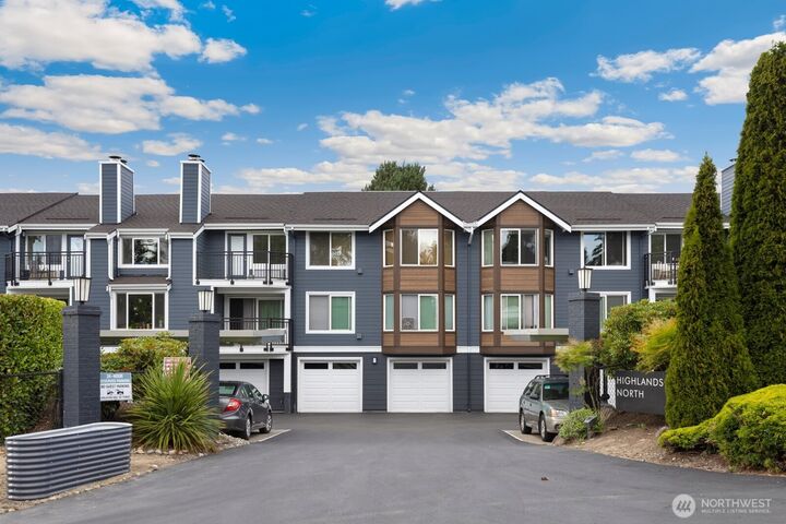 Property Photo:  150 NE 95th Street 302  WA 98115 