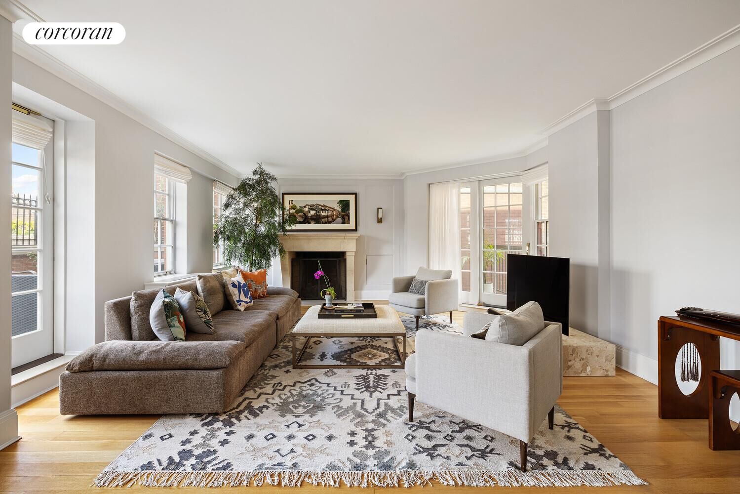 Property Photo:  52 E 72nd Street Pha  NY 10021 