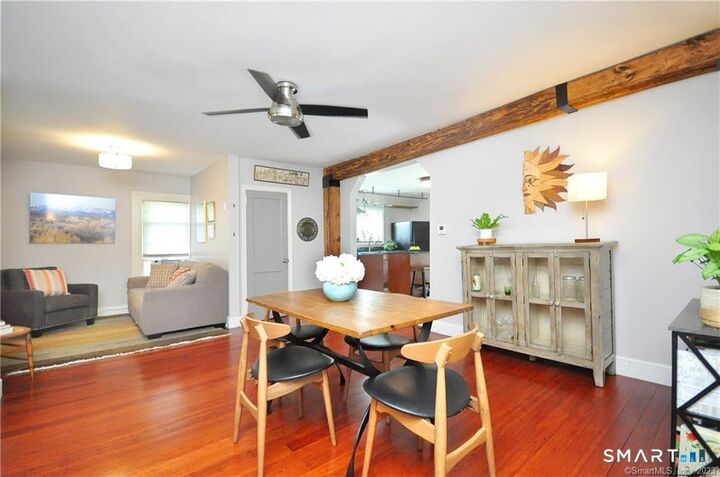 Property Photo: 10 Cottage Street CT 06095