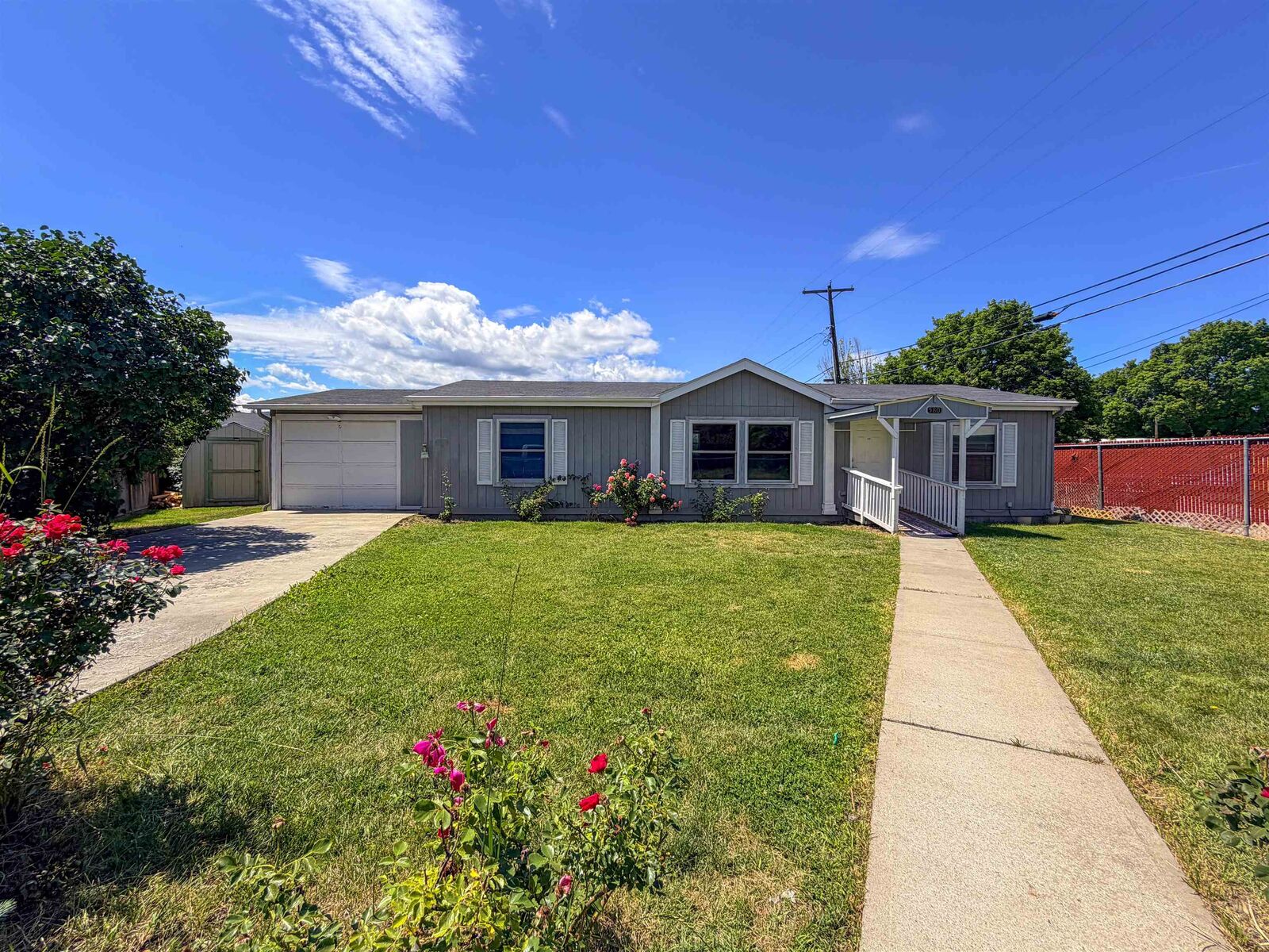 Property Photo:  580 S Madison St  WA 99114 