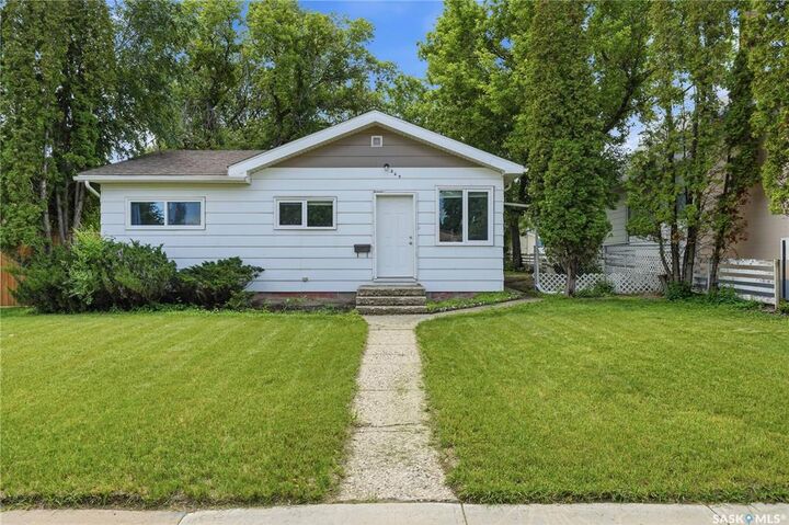Property Photo:  269 Iroquois Street W  SK S6H 5A8 