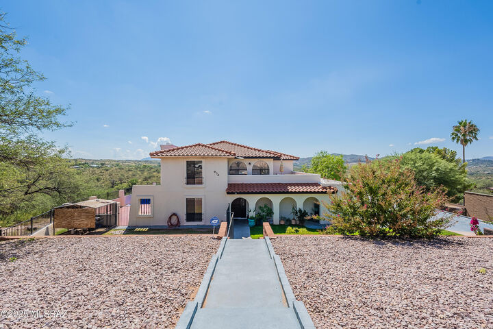 Property Photo:  936 E Rancho Grande Circle  AZ 85621 