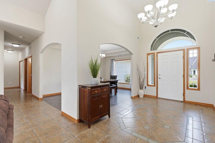 Property Photo:  1381 Scarlet Place  WA 99352 