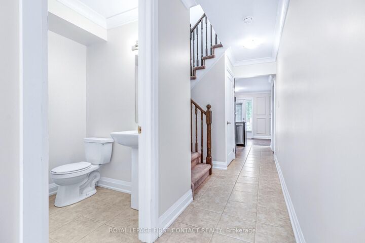 Property Photo:  29 Madelaine Drive 4  ON L9J 0G8 