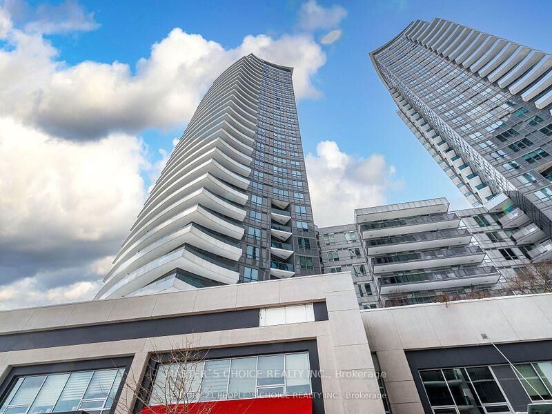 Property Photo: 7161 Yonge Street 2732 ON L3T 0C8