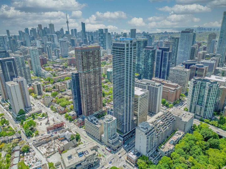 Property Photo: 395 Bloor Street E 5001 ON M4W 0B4