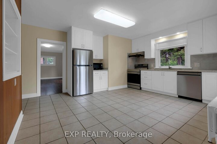 Property Photo: 5373 Aurora Road ON L4A 7X4