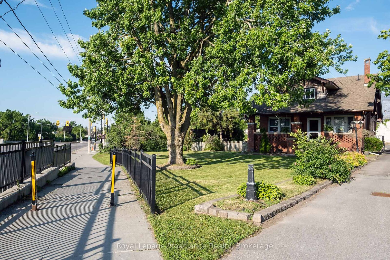Property Photo: 4 Highland Avenue ON K8P 3P9