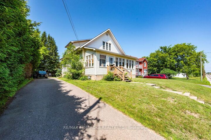 Property Photo: 33 Doran Road ON K8H 1R1