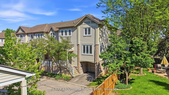 Property Photo:  7105 Branigan Gate 54  ON L5N 7S2 