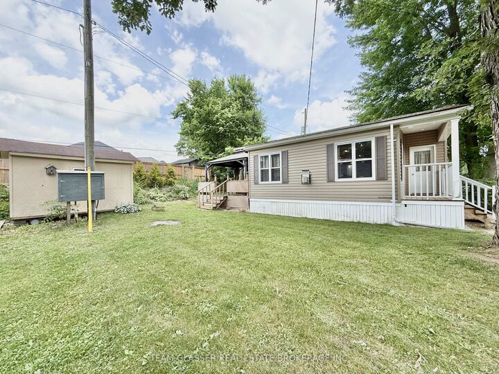 Property Photo:  24749 Park Street 2  ON N7G 3H5 