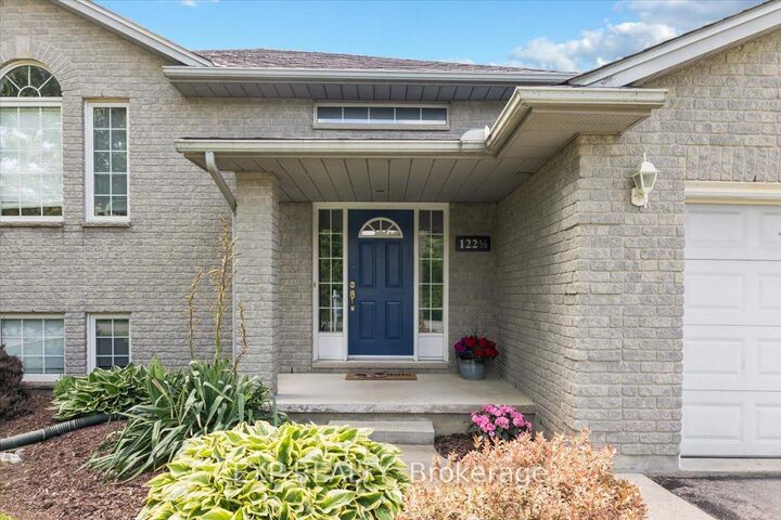Property Photo: 122 1/2 Railway Avenue ON N0L 1P0
