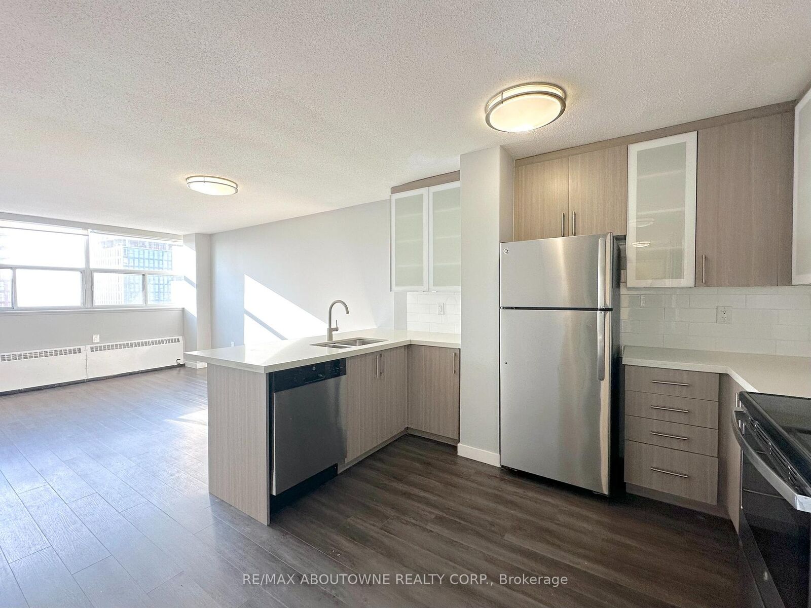 Property Photo:  2575 Danforth Avenue 2109  ON M4C 1L5 