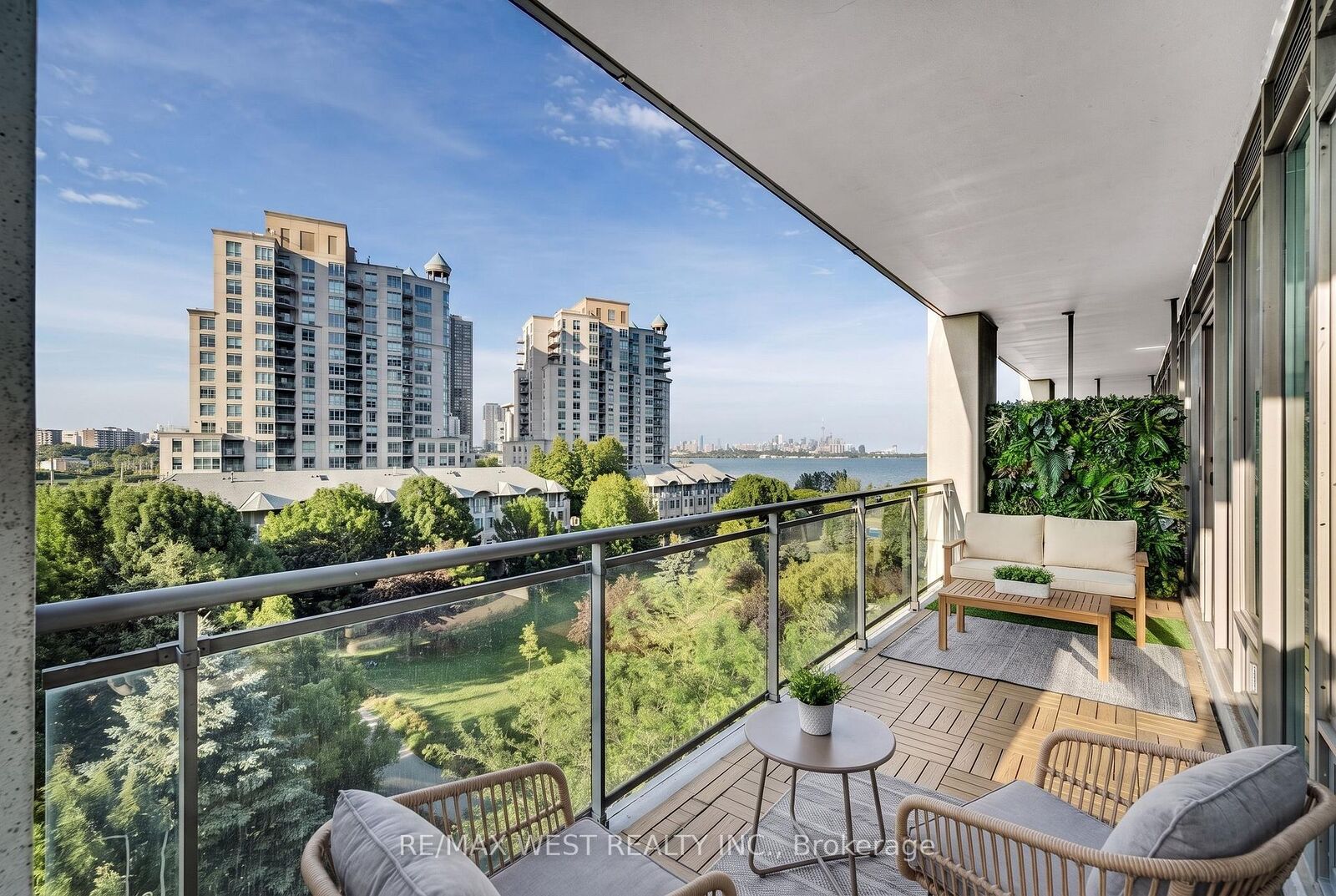 Property Photo:  2119 Lake Shore Boulevard W 604  ON M8V 4E8 