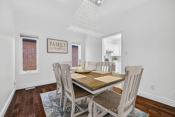 Property Photo: 936 Talisman Crescent ON N6K 0B7