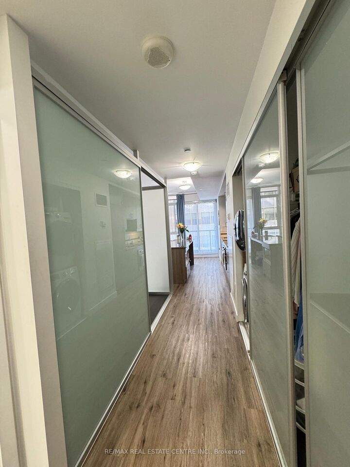 Property Photo:  426 University Avenue 805  ON M5G 1S9 