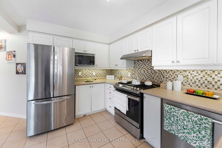 Property Photo:  500 Robert Ferrie Drive  ON N2P 2T7 