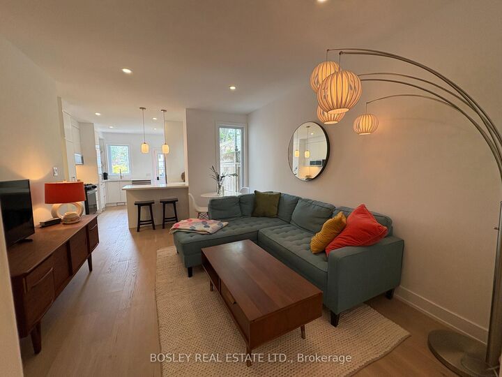 Property Photo:  111 Carlaw Avenue  ON M4M 2R8 