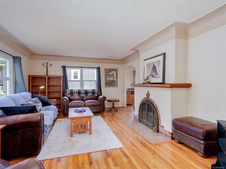 Property Photo: 1157 Lyall St BC V9A 5G6