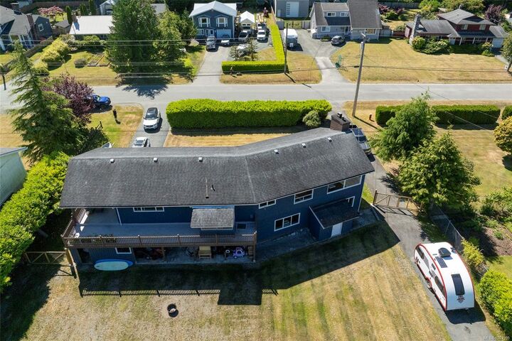 Property Photo: 6095 Beaver Harbour Rd BC V0N 2P0