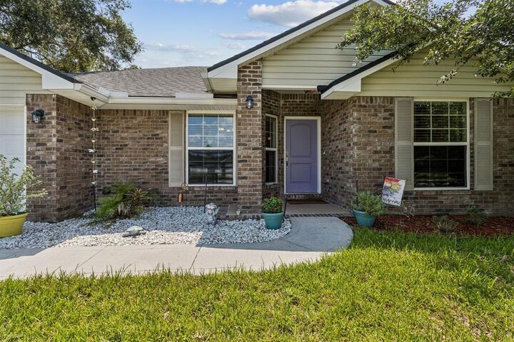 Property Photo: 87096 Farnsworth Lane FL 32097