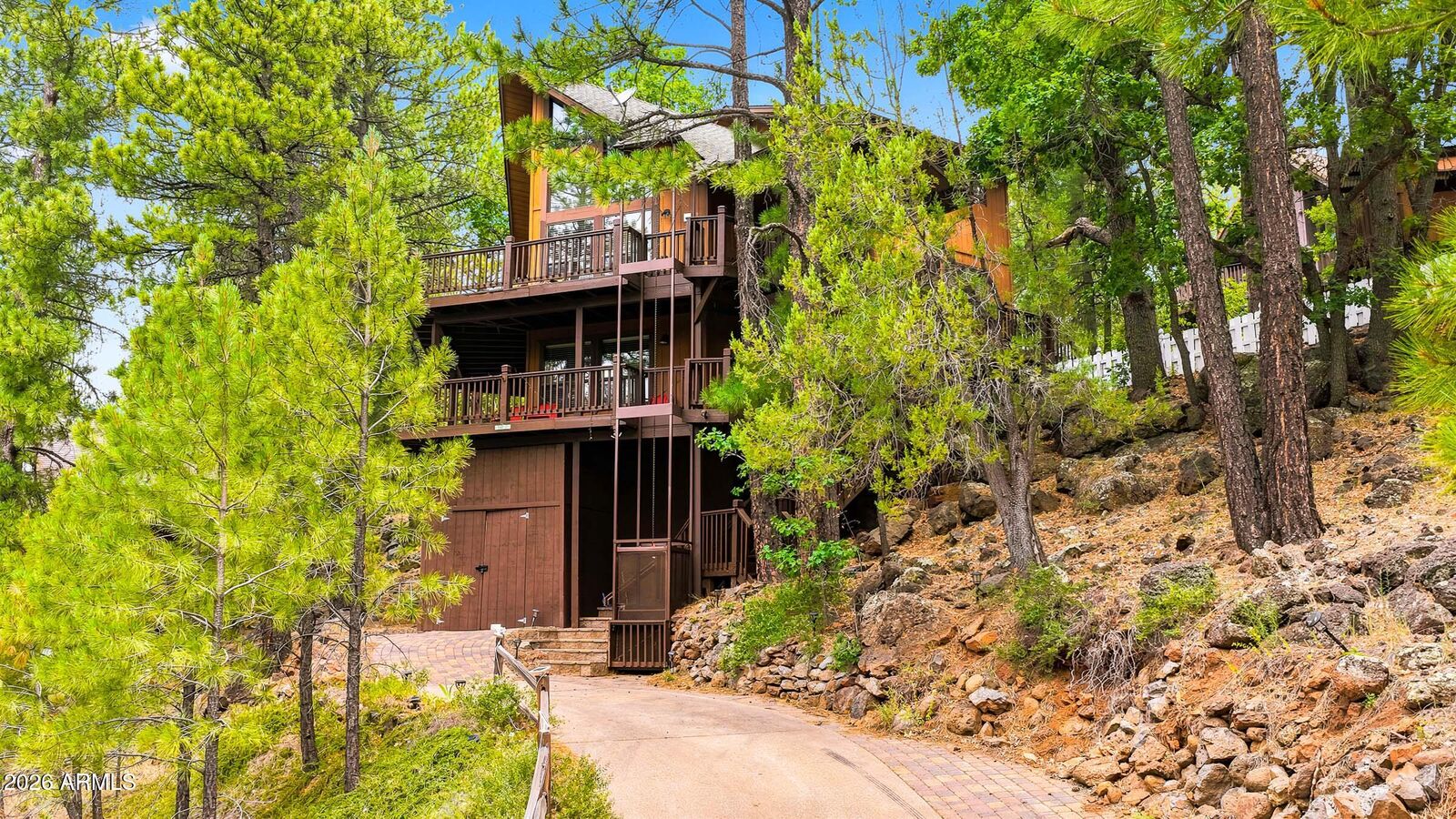 Property Photo: 1070 E Lake Meadow Circle AZ 86017