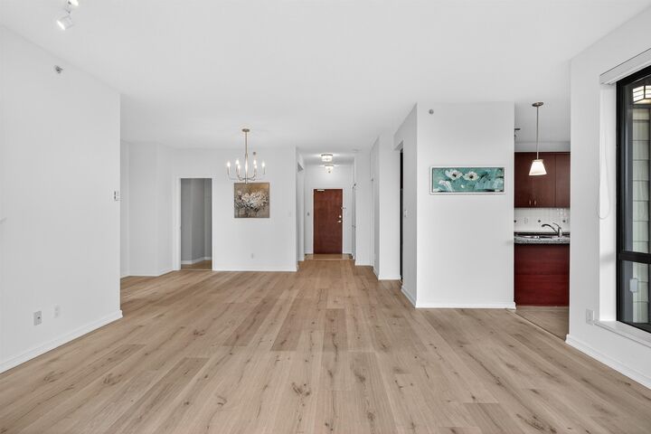 Property Photo:  1551 Foster Street 406  BC V4B 5M1 