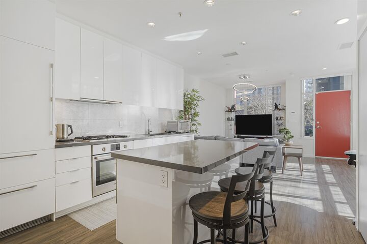 Property Photo:  7338 Gollner Avenue 21  BC V6Y 0H8 