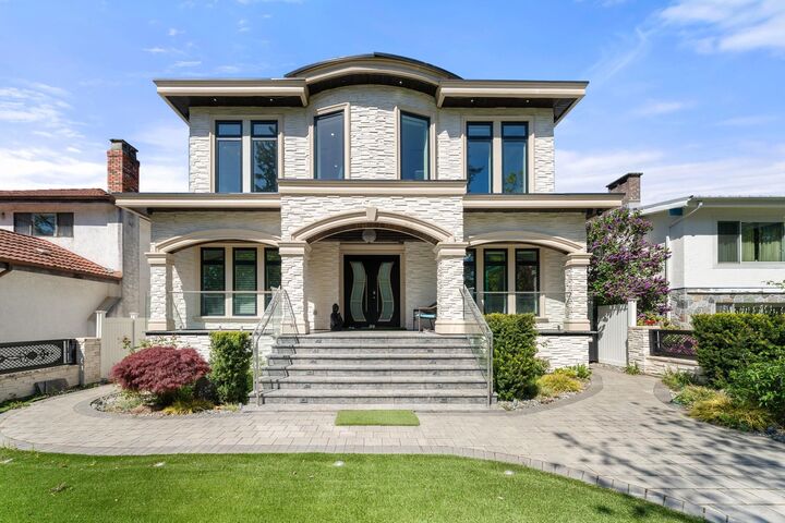 3419 E 48th Avenue — photo 1