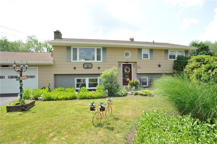 Property Photo:  261 Oriole Drive  NY 14845 