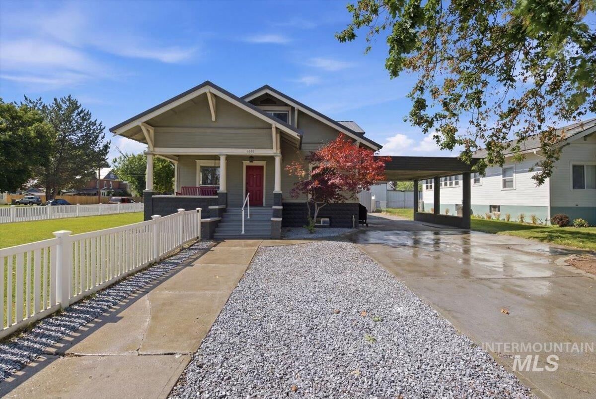 Property Photo: 1030 Center Ave ID 83661