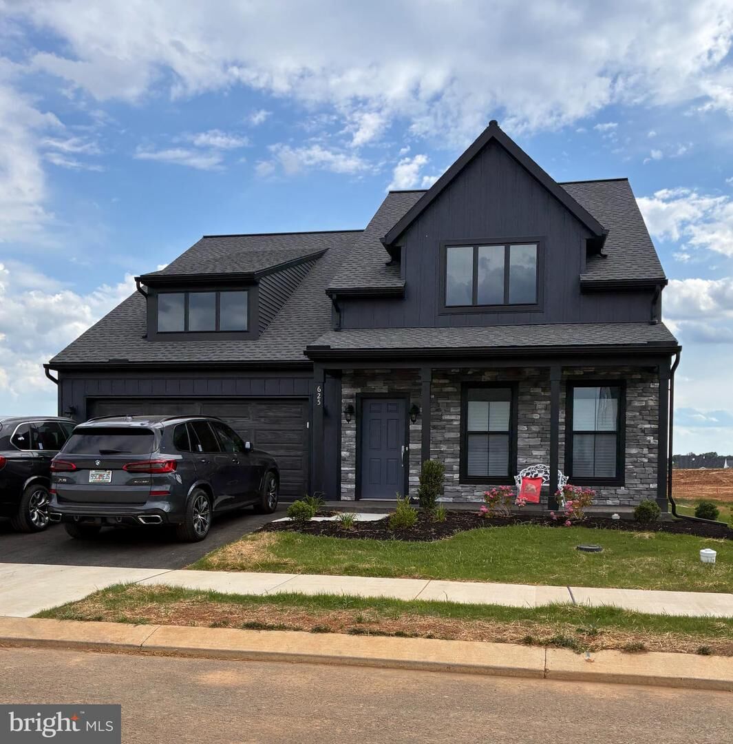 Property Photo: 625 Pinnacle Ridge Drive PA 17003
