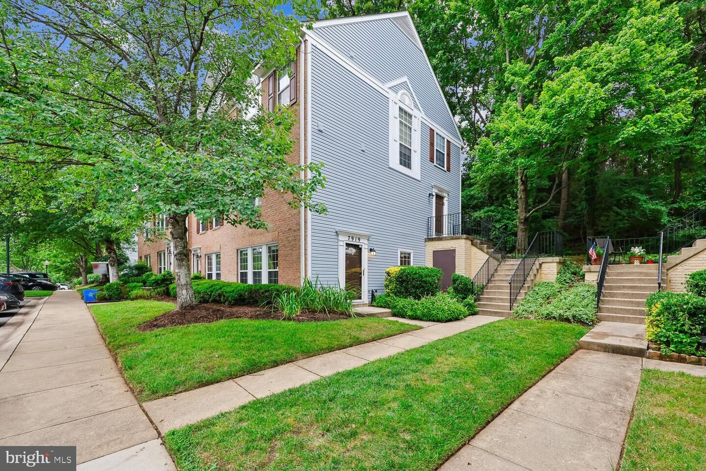 Property Photo: 7919 Foxcrest Court 7919 MD 20854