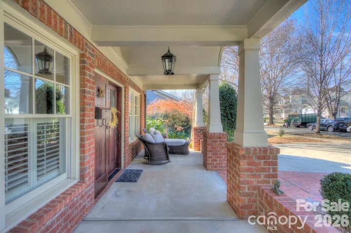 Property Photo:  1825 Lombardy Circle  NC 28203 