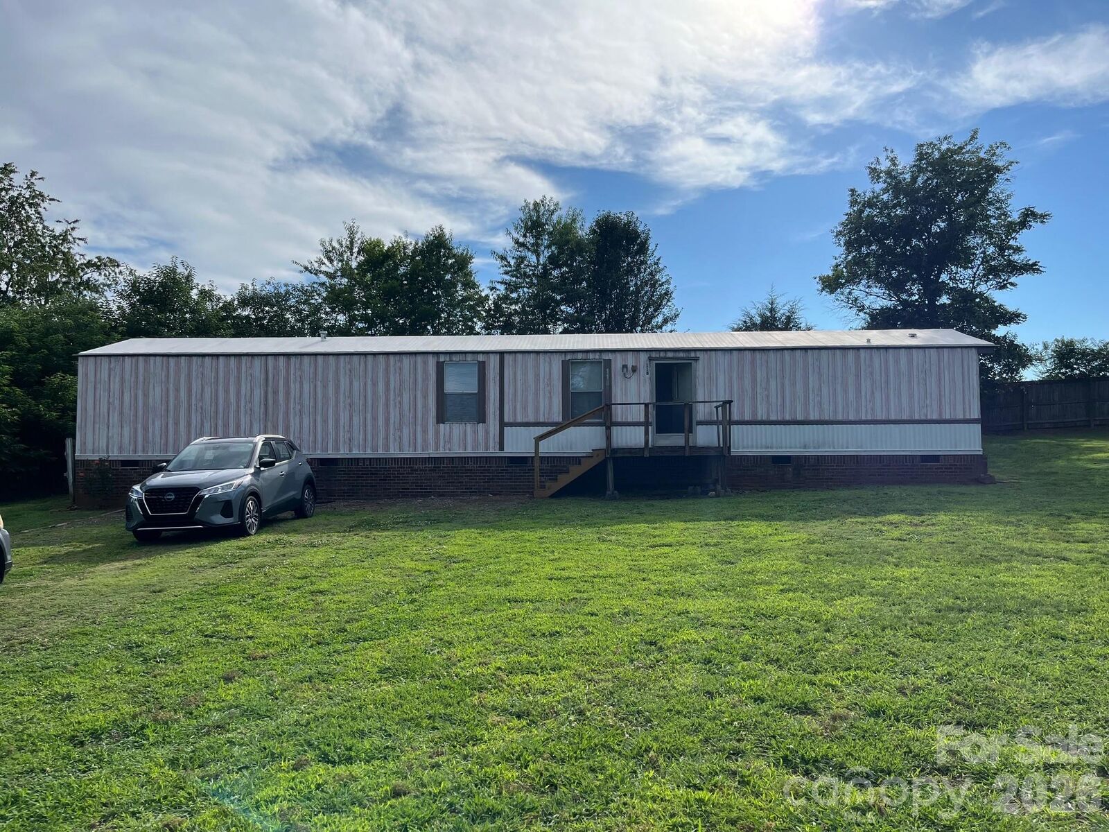 Property Photo: 118 Country View Road NC 28625