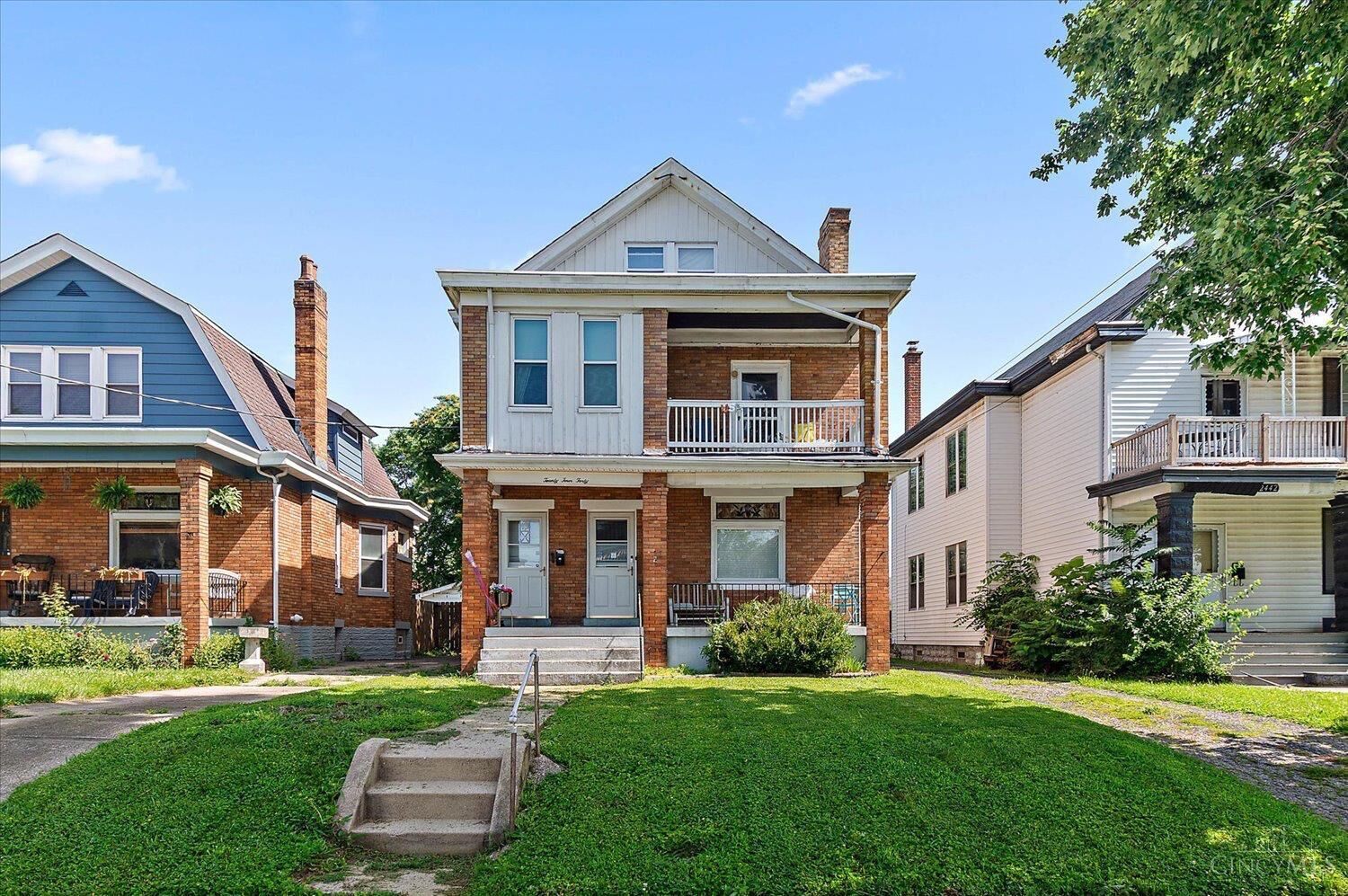Property Photo:  2440 Kenilworth Avenue  OH 45212 