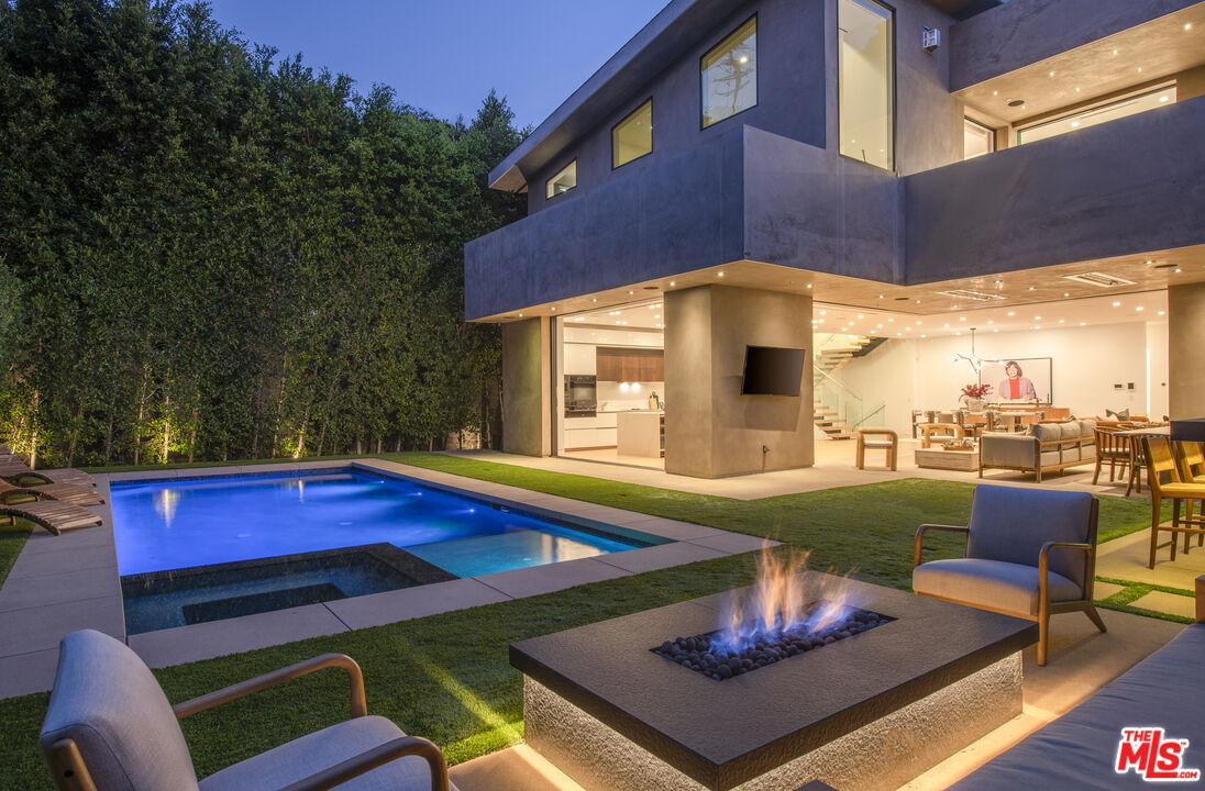 Property Photo:  1845 Coldwater Canyon Dr  CA 90210 
