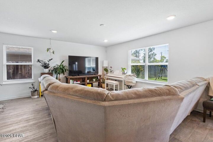 Property Photo: 182 Osprey Lake Road FL 32404