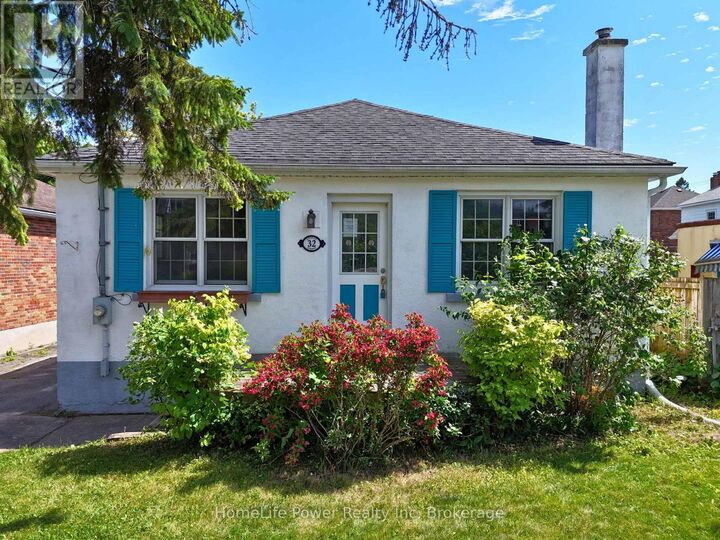 Property Photo: 32 Dunlop Street ON K7L 1L2