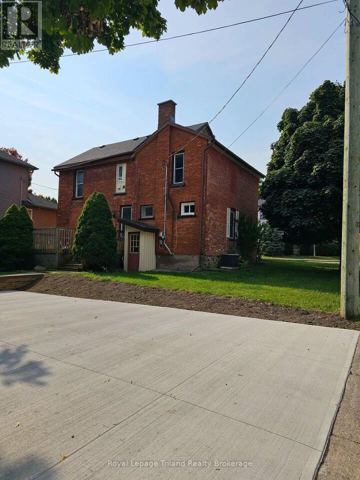 Property Photo: 86 Victoria Street North ON N4S 6V3