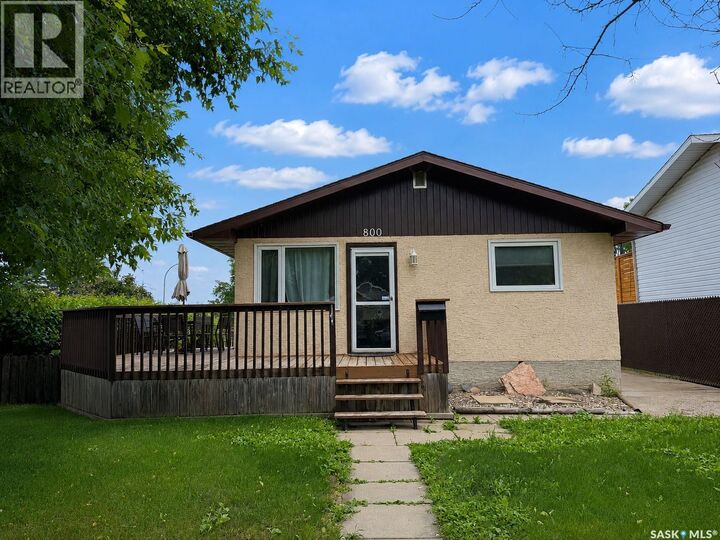 Property Photo: 800 1st Street E SK S6V 0C2