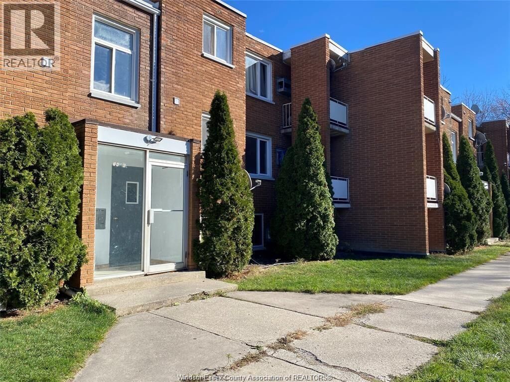 Property Photo:  2476 Rivard Avenue 5  ON N8T 2H2 