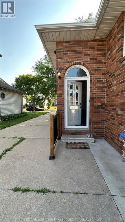 Property Photo:  225 Frank Avenue  ON N8S 3N7 
