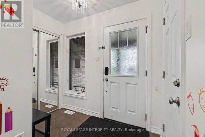 Property Photo:  555 Foxlight Circle  ON K2M 0L9 