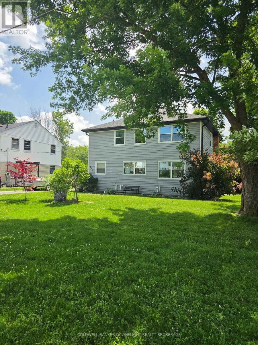 Property Photo:  115 Columbia Drive  ON N0M 1Y0 