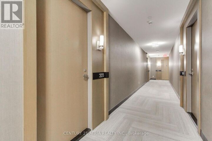 Property Photo: 18 Uptown Drive 223 ON L3R 5M5